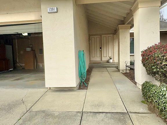 4th image of 1391 Hardy Pl
