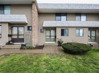 7 Cedarland Ct #7, Cromwell, CT 06416