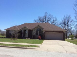 100 E Sally Ln, Strafford, MO 65757