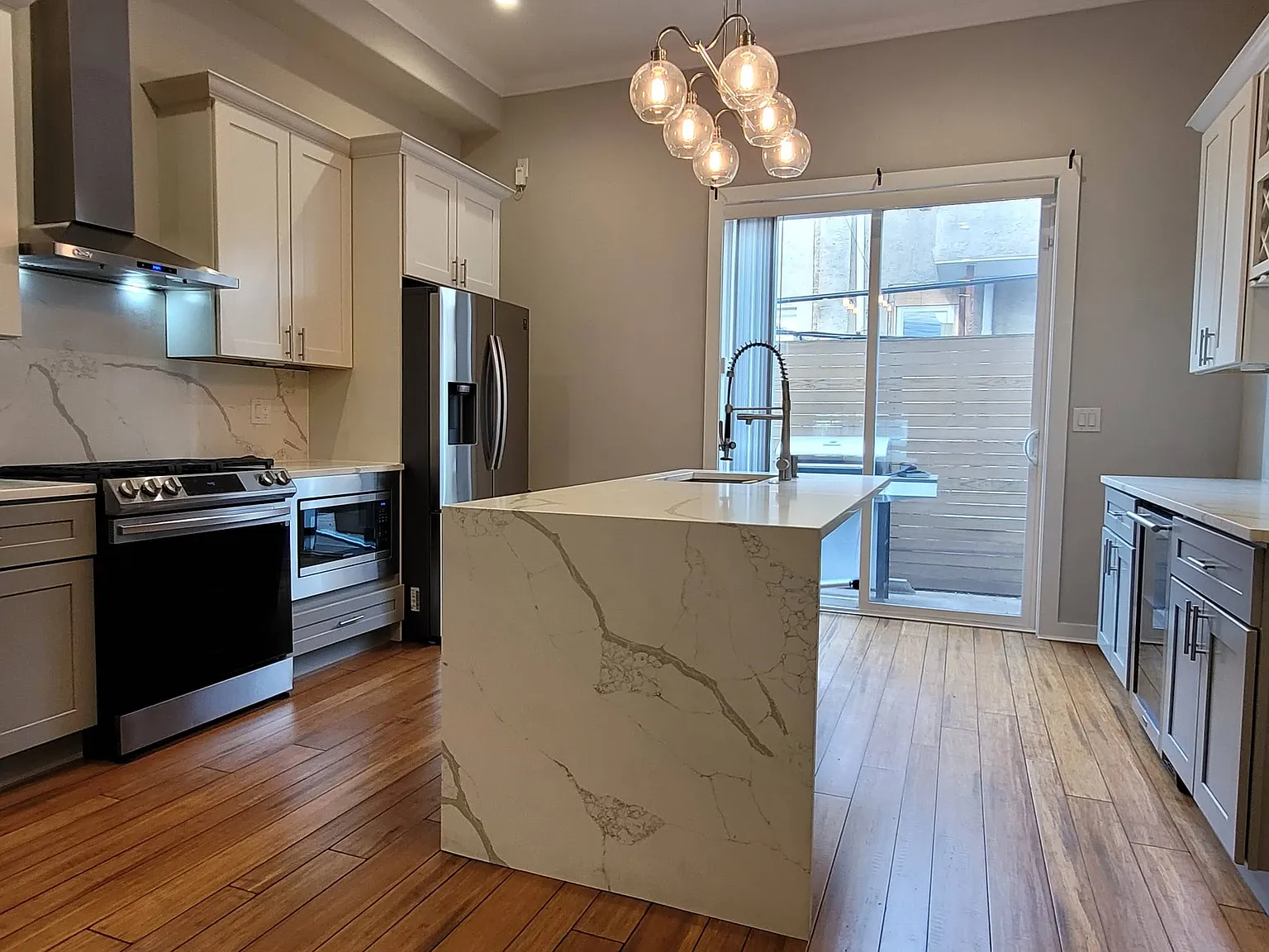 4 bed, 2300 sqft, $2,875 — Photo 3