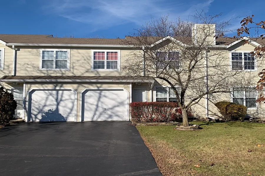 2020 Westview Ln photo 1