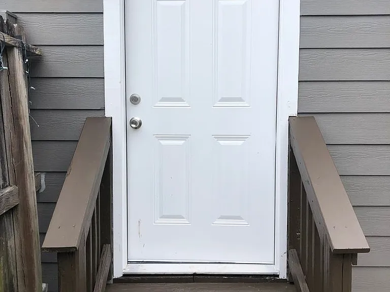 148 Varsity Dr — Photo 12