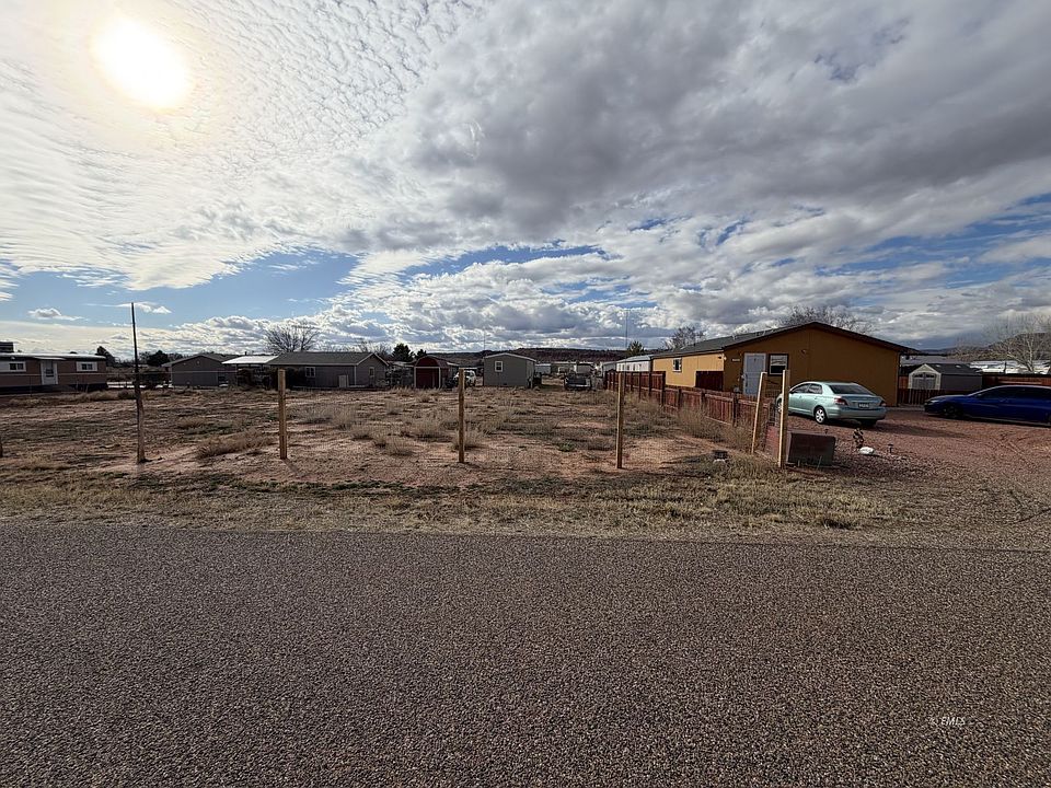 2nd image of 33 Hunt Dr