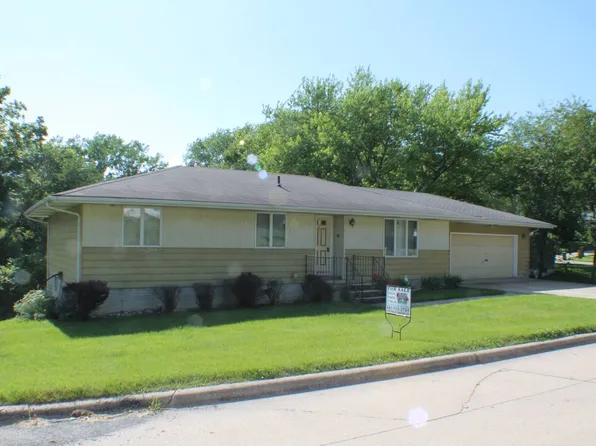1305 West St, Corning, IA 50841
