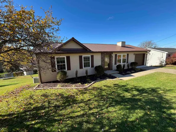 13 Arrowood Dr, Bridgeport, WV 26330