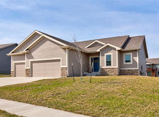 2622 NW Willowbrooke Dr, Grimes, IA 50111