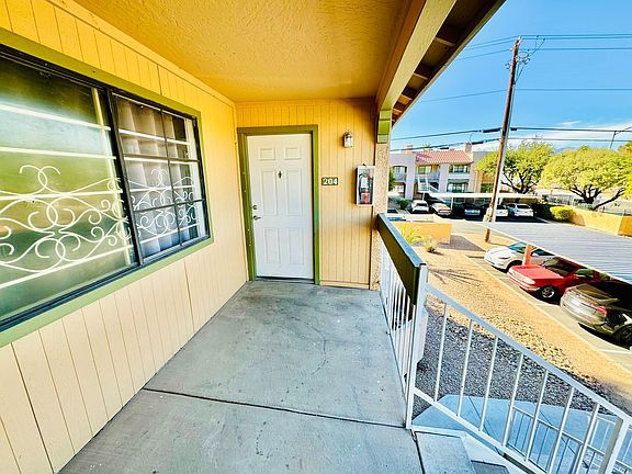 2nd image of 5162 S Jones Blvd Unit 204