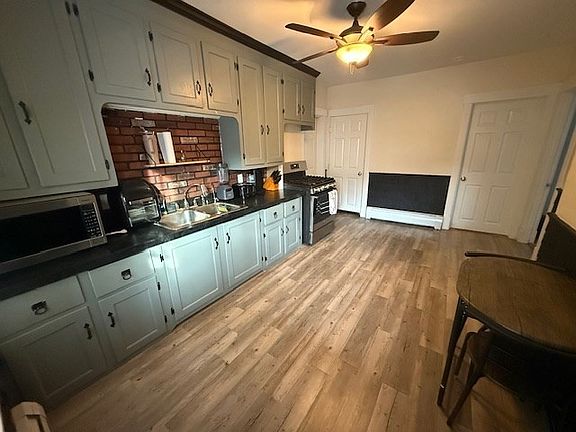 3rd image of 104 Dresser St