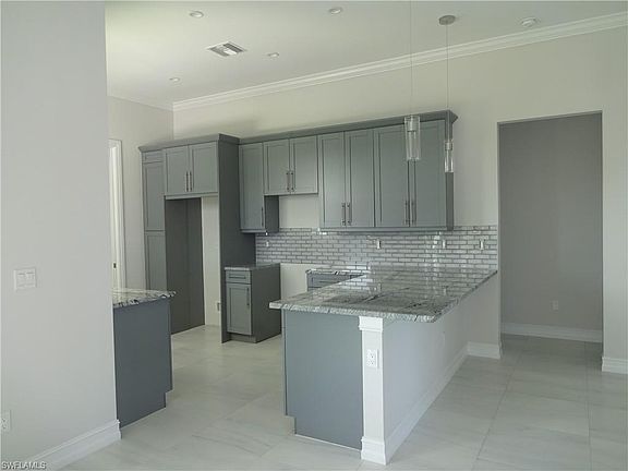 5th image of 2696 39th Ave NE