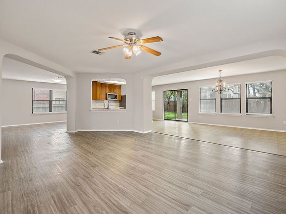 4th image of 2100 Cottontail Dr