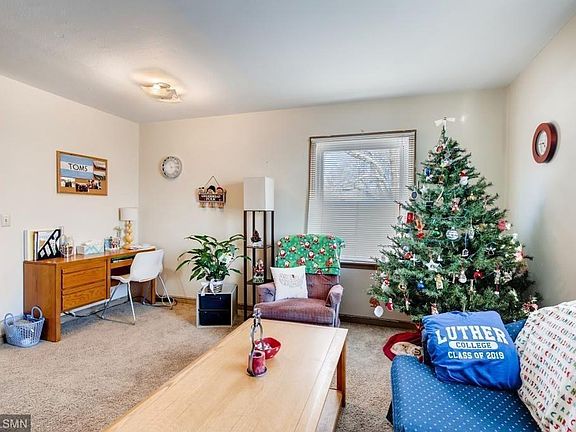 5th image of 940 Saint Clair Ave #942