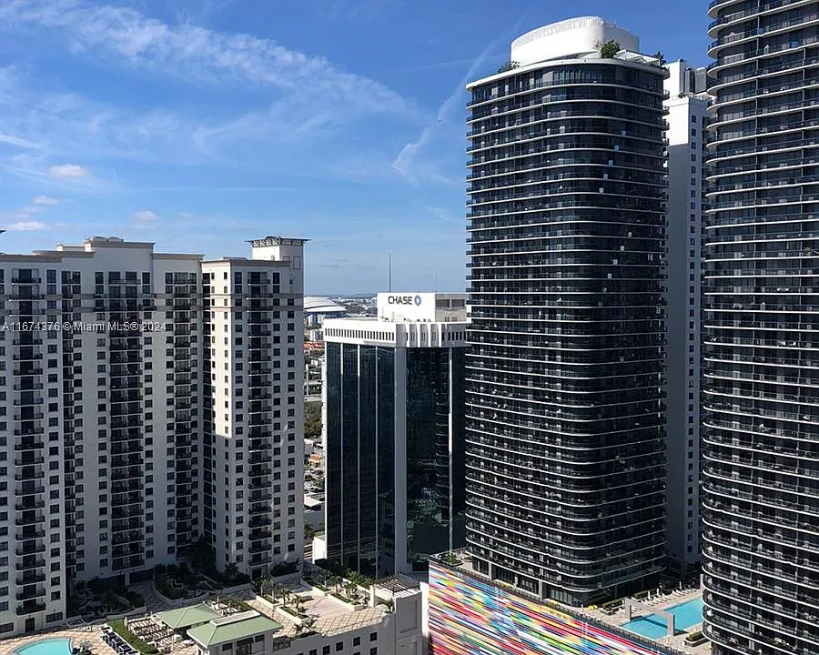 1000 Brickell Plz #3415