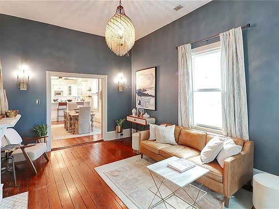 5th image of 8018 Hampson St