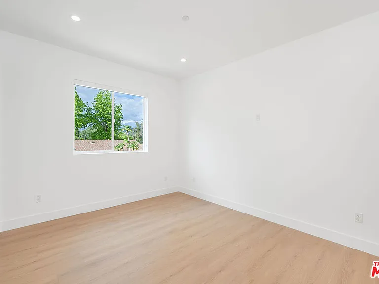 5246 Auckland Ave — Photo 17