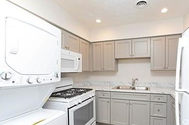 3rd image of 2400 Woodhill Dr #8A