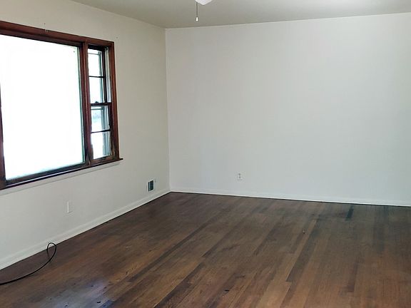 2nd image of 3208 Sunnyside Ave