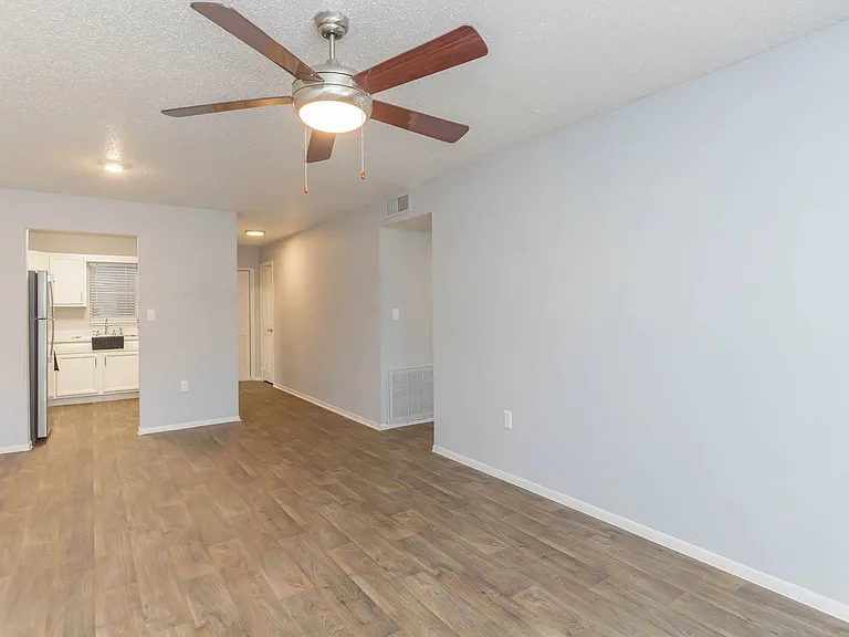 Park House Apartments — Photo 14
