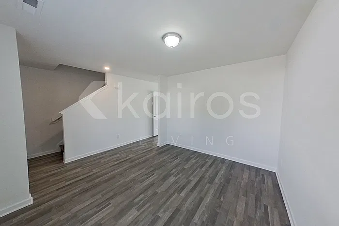 4 bed, 2.5 bath, 2009 sqft, $2,025 — Photo 3