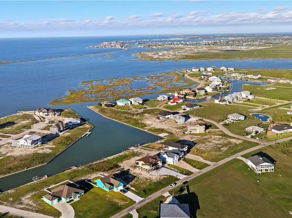 1511 Cape Velero Dr, Rockport, TX 78382