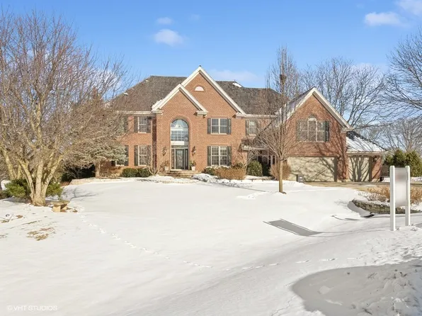 27551 S Turf Hill Dr, Mundelein, IL 60060