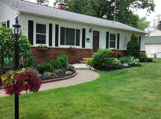 8921 Butwell St, Livonia, MI 48150