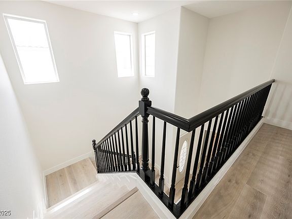 3rd image of 6496 Albina Creek St