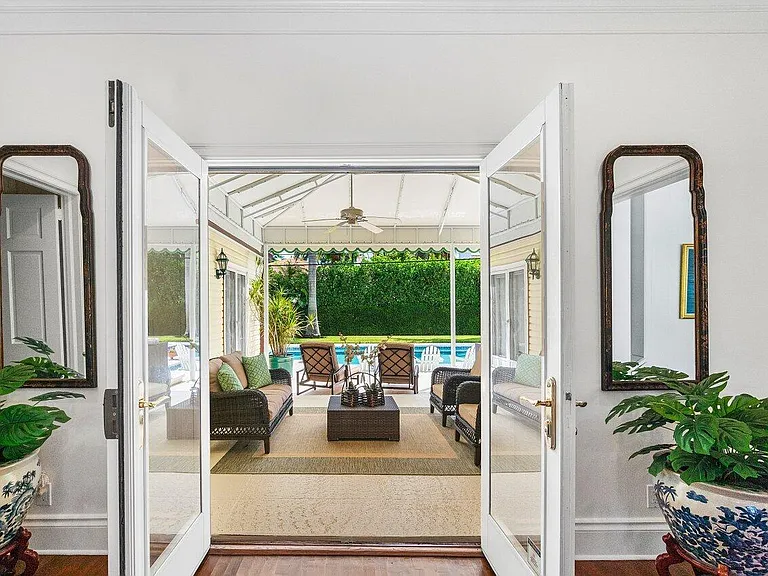 240 Miraflores Dr — Photo 20