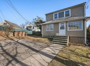 14 Overlook Pl, Stamford, CT 06907