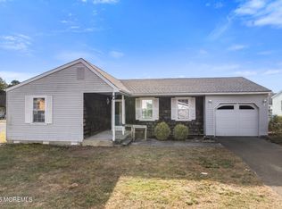 1 Foxboro Ct, Manchester Township, NJ 08759