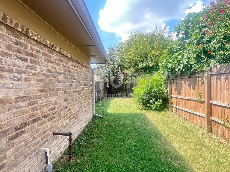 3037 Airhaven St — Photo 15