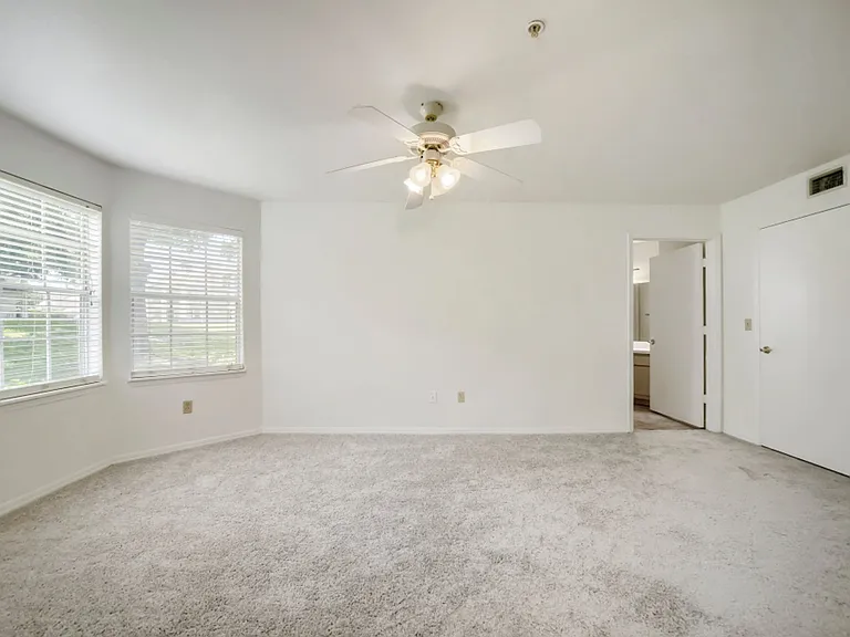 7270 Westpointe Blvd #910 — Photo 15