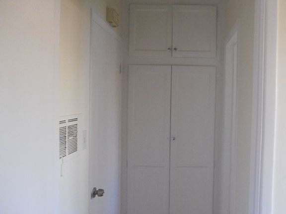 5th image of 836 N Fuller Ave APT 3