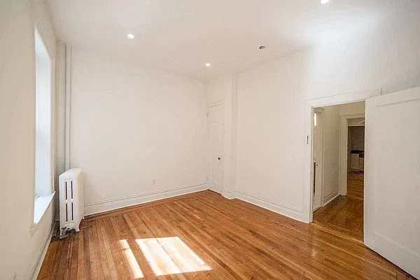 Rented by Jonathan Wachtel, LREB | media 10