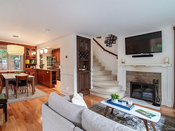 4th image of 6 Beverly Road