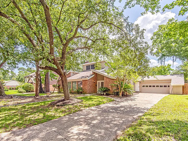 3406 Forest Village Dr — Photo 40