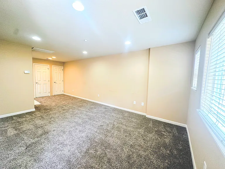 732 Normal Ave — Photo 4