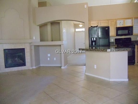 5th image of 276 Garnet Garden St #0
