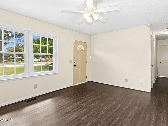 4th image of 813 Rosemary Street