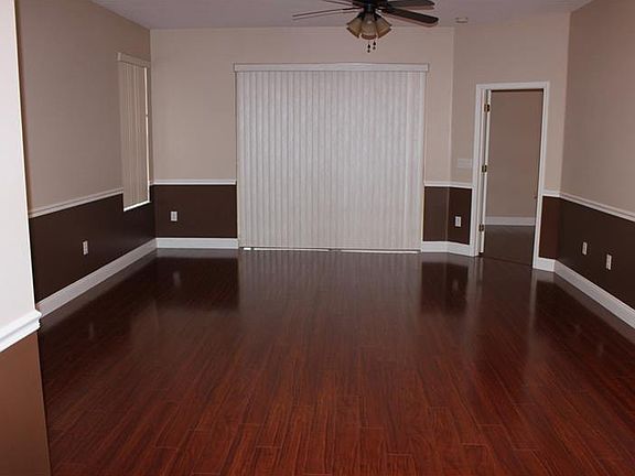 4th image of 19421 Weymouth Dr