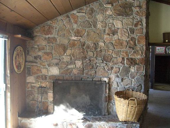 4th image of 441 Beaver St House On 4