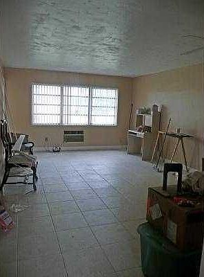2nd image of 1540 NE 191st St APT 142