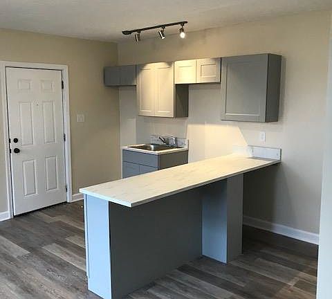 2nd image of 5412 W Ferdinand St #1B
