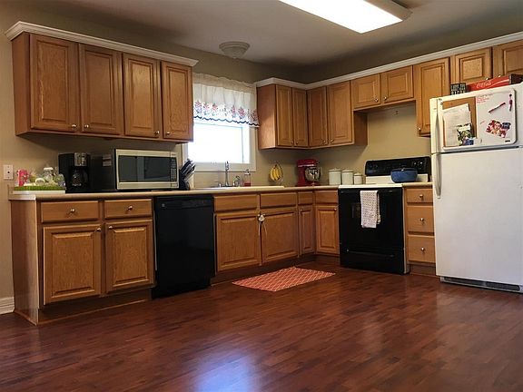 5th image of 314 E Ann Dr