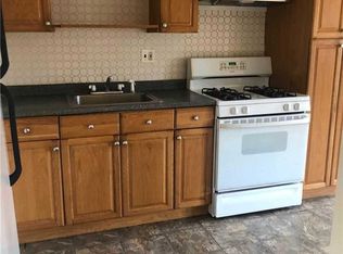 266-19 E Williston Ave, Floral Park, NY 11001