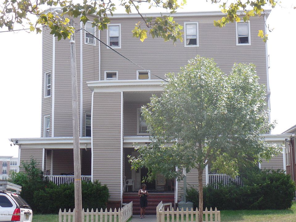 1st image of 302 1st Ave