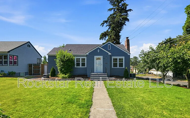 3027 W Cleveland Ave — Photo 1