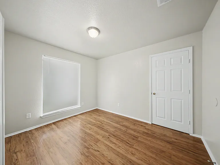 5013 Causeway Ct — Photo 14