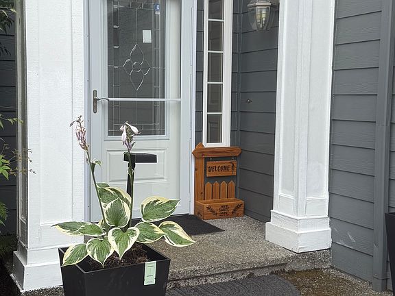 3rd image of 2828 143rd St SE