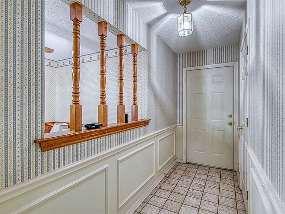 3rd image of 104 Pine St