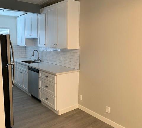 3rd image of 7555 De Longpre Ave APT 14